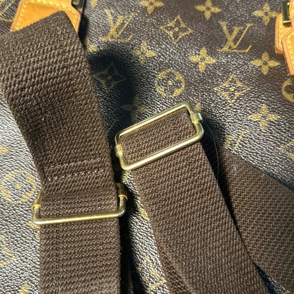 Louis Vuitton Monogram Pochette Bosphore - Picture 9 of 16